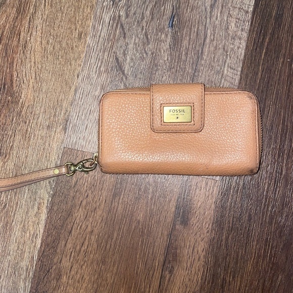 Fossil Handbags - Fossil Brown Tan Leather Wristlet Wallet with Card Slots